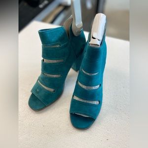 New Refinery29 Lagoon Sandal Size 8.5 US